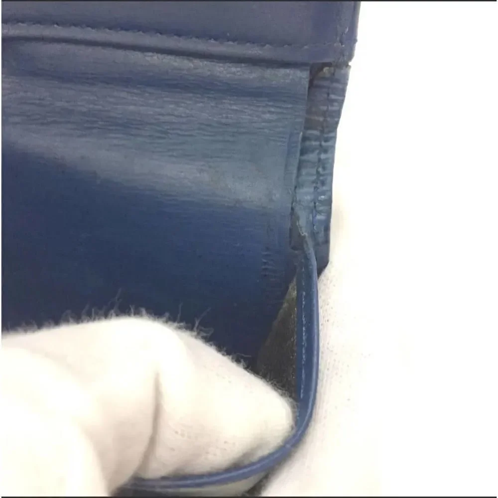 Authentic Louis Vuitton Epi Porte Credit Leather Trifold Wallet /1F8049. MI0984.
